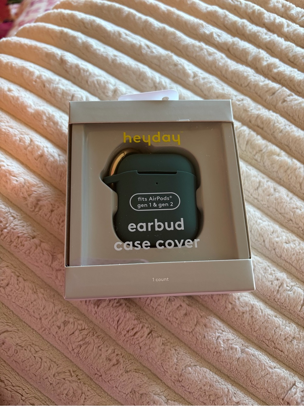 Heyday NWT green ear bud case